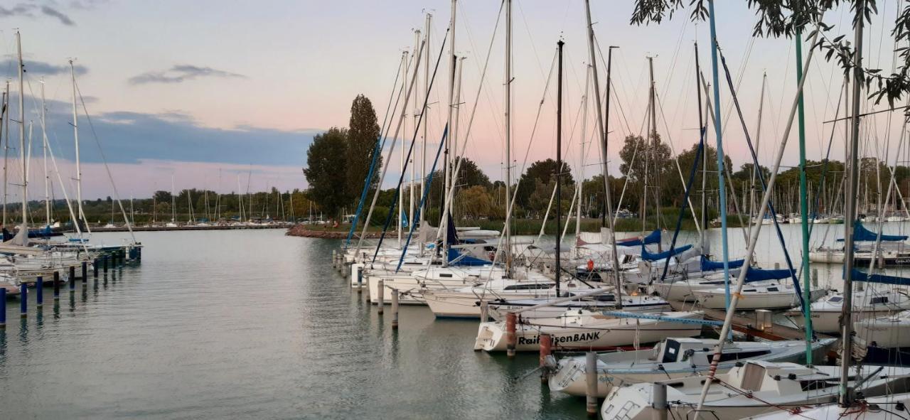 Rita Apartman Siófok Esterno foto